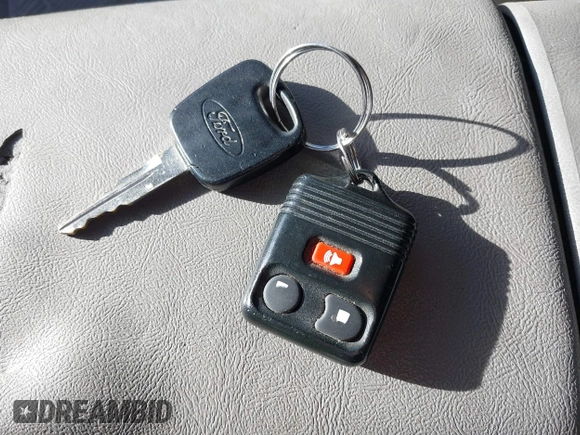 1999 Ford Explorer XLT с VIN 1FMZU32E4XZC06946, выставлен на аукционе IAAI как лот 40644003 с пробегом 302 458 миль миль и . История ставок и продаж доступна на DreamBid. Изображение 11.