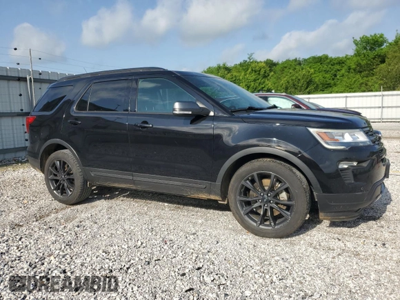 2019 Ford Explorer XLT z VIN 1FM5K7D85KGA44753, wystawiony jako Copart lot #54792275 z przebiegiem 140 033 mil mil oraz Szkoda całkowita • Salvage title. Historia ofert i sprzedaży dostępna na DreamBid. Obrazek 4.