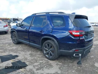2024 Honda Pilot Sport with VIN 5FNYG2H32RB006860, listed as a IAAI auction lot 41078868 with 39,307 mi miles. Bid and sale history available at carsss.com. Image 3.