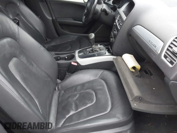 2012 Audi A4 Premium z VIN WAUBFAFL9CA112452, wystawiony jako IAAI lot #41921943 z przebiegiem Nie podano mil oraz . Historia ofert i sprzedaży dostępna na DreamBid. Obrazek 5.