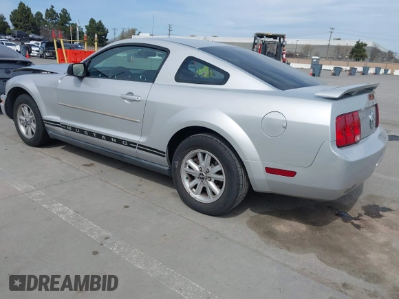 2005 Ford Mustang Deluxe with VIN 1ZVFT80N855189337, listed as a IAAI auction lot 41836962 with 185,248 mi miles. Bid and sale history available at carsss.com. Image 3.