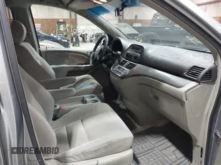 2006 Honda Odyssey EX with VIN 5FNRL38456B101102, listed as a IAAI auction lot 41861721 with 232,819 mi miles. Bid and sale history available at carsss.com. Image 5.