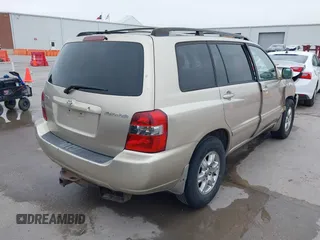 2006 Toyota Highlander z VIN JTEGP21A460115251, wystawiony jako IAAI lot #41704239 z przebiegiem 207 327 mil mil oraz . Historia ofert i sprzedaży dostępna na DreamBid. Obrazek 4.