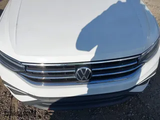 2022 Volkswagen Tiguan S with VIN 3VV1B7AX0NM004543, listed as a IAAI auction lot 40409461 with 999,999 mi miles. Bid and sale history available at carsss.com. Image 6.