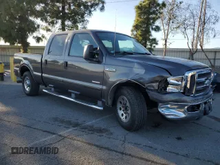 2005 Ford F-250 XL with VIN 1FTSW20P35EB27058, listed as a Copart auction lot 83815774 with 135,734 mi miles and Salvage Title. Bid and sale history available at DreamBid. Image 4.