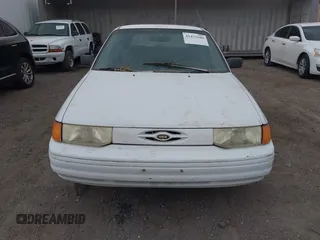 1993 Ford Escort z VIN 1FAPP14J0PW114239, wystawiony jako IAAI lot #41473100 z przebiegiem 98 559 mil mil oraz . Historia ofert i sprzedaży dostępna na DreamBid. Obrazek 6.