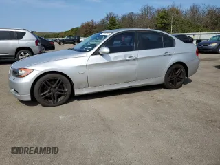 2006 BMW 3 Series 325i with VIN WBAVB13576KX37073, listed as a Copart auction lot 71887394 with 101,788 mi miles and Clean Title. Bid and sale history available at carsss.com. Image 1.