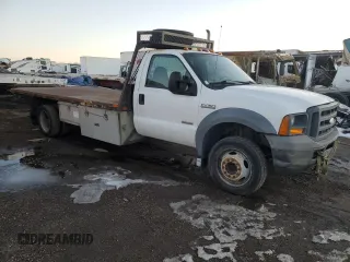 2005 Ford F-450 with VIN 1FDXF46P65ED12547, listed as a Copart auction lot 43158715 with 230,920 mi miles and Salvage title. Bid and sale history available at DreamBid. Image 4.
