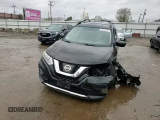 2017 Nissan Rogue SV z VIN 5N1AT2MT9HC879208, wystawiony jako Copart lot #50619795 z przebiegiem 110 991 mil mil oraz Szkoda całkowita • Salvage title. Historia ofert i sprzedaży dostępna na DreamBid. Obrazek 12.