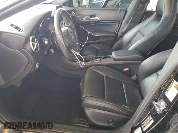 2019 Mercedes-Benz CLA 250 z VIN WDDSJ4EB2KN698940, wystawiony jako Copart lot #54747905 z przebiegiem 69 353 mil mil oraz Nie do naprawy • Non repairable. Historia ofert i sprzedaży dostępna na DreamBid. Obrazek 7.