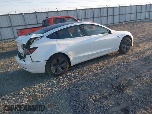 2019 Tesla Model 3 Mid Range z VIN 5YJ3E1EA8KF464681, wystawiony jako IAAI lot #42072104 z przebiegiem 83 451 mil mil oraz . Historia ofert i sprzedaży dostępna na DreamBid. Obrazek 4.