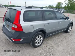 2008 Volvo XC70 with VIN YV4BZ982181011617, listed as a IAAI auction lot 42355200 with Not provided miles and . Bid and sale history available at DreamBid. Image 4.