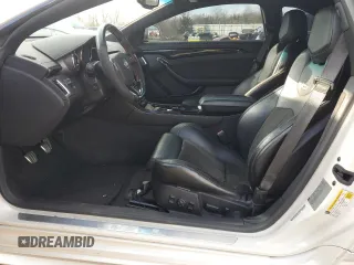 2013 Cadillac CTS-V z VIN 1G6DV1EP1D0133132, wystawiony jako Copart lot #85289884 z przebiegiem 37 093 mil mil oraz Szkody całkowita. Historia ofert i sprzedaży dostępna na DreamBid. Obrazek 7.