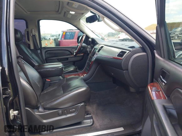 2010 Cadillac Escalade Luxury с VIN 1GYUCBEFXAR214311, выставлен на аукционе IAAI как лот 42140390 с пробегом 143 200 миль миль и . История ставок и продаж доступна на DreamBid. Изображение 5.