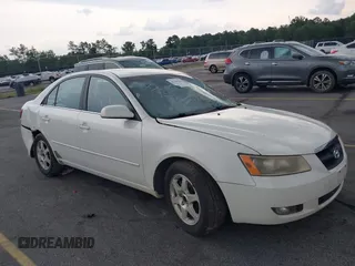 2006 Hyundai Sonata GLS z VIN KMHEU46C06A091417, wystawiony jako IAAI lot #42364241 z przebiegiem 131 054 mil mil oraz . Historia ofert i sprzedaży dostępna na DreamBid. Obrazek 1.