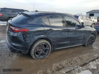 2023 Alfa Romeo Stelvio Ti with VIN ZASPAKBN9P7D57170, listed as a Copart auction lot 43062075 with 35,783 mi miles and Salvage Title. Bid and sale history available at carsss.com. Image 3.
