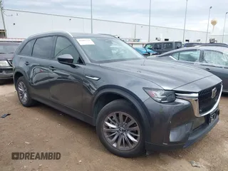 2025 Mazda CX-90 Preferred z VIN JM3KKBHDXS1192392, wystawiony jako IAAI lot #41905310 z przebiegiem 14 163 mil mil oraz . Historia ofert i sprzedaży dostępna na DreamBid. Obrazek 1.