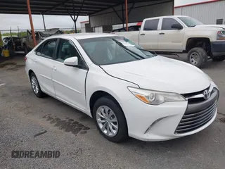 2017 Toyota Camry XLE z VIN 4T1BF1FK3HU758212, wystawiony jako IAAI lot #41964270 z przebiegiem 131 678 mil mil oraz . Historia ofert i sprzedaży dostępna na DreamBid. Obrazek 1.