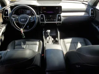 2022 Kia Sorento X-Line S z VIN 5XYRLDLC5NG085365, wystawiony jako Copart lot #53305855 z przebiegiem 45 128 mil mil oraz Szkody całkowita. Historia ofert i sprzedaży dostępna na DreamBid. Obrazek 8.