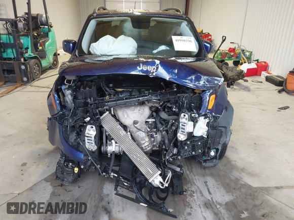 2017 Jeep Renegade Latitude with VIN ZACCJABB6HPE79271, listed as a IAAI auction lot 40998196 with 117,118 mi miles. Bid and sale history available at carsss.com. Image 13.