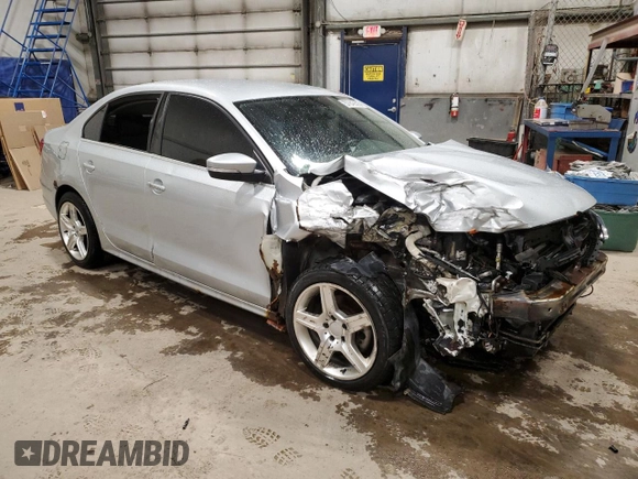 2011 Volkswagen Jetta z VIN 3VWWL7AJ5BM083732, wystawiony jako Copart lot #57943595 z przebiegiem 171 791 mil mil oraz Szkoda całkowita • Salvage title. Historia ofert i sprzedaży dostępna na DreamBid. Obrazek 4.