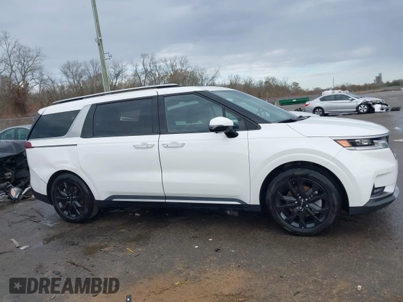 2024 Kia Carnival SX Prestige with VIN KNDNE5H33R6340918, listed as a IAAI auction lot 41469325 with 15,695 mi miles and . Bid and sale history available at DreamBid. Image 13.