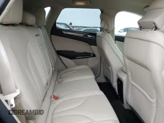 2019 Lincoln MKC Standard with VIN 5LMCJ1D98KUL37318, listed as a Copart auction lot 81398564 with 35,929 mi miles and Salvage Title. Bid and sale history available at DreamBid. Image 11.