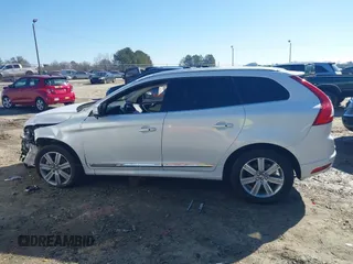 2017 Volvo XC60 Inscription with VIN YV440MDU1H2036136, listed as a IAAI auction lot 41481058 with 1 mi miles. Bid and sale history available at carsss.com. Image 14.