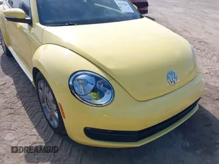 2012 Volkswagen Beetle 2.5L with VIN 3VWJX7AT9CM651806, listed as a IAAI auction lot 41912080 with 143,195 mi miles. Bid and sale history available at carsss.com. Image 13.