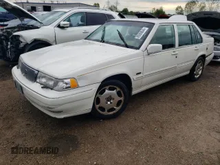 1998 Volvo S90 with VIN YV1KS9609W1140012, listed as a Copart auction lot 69589044 with 175,864 mi miles and Salvage Title. Bid and sale history available at carsss.com. Image 1.