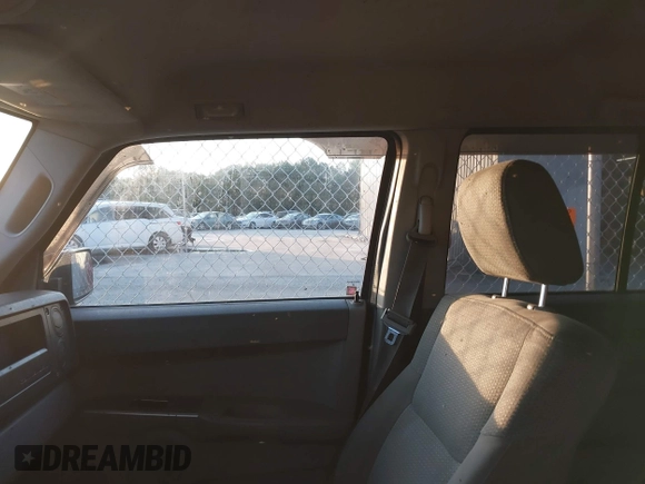 2006 Jeep Commander z VIN 1J8HG48N26C181057, wystawiony jako IAAI lot #42548737 z przebiegiem 244 773 mil mil oraz . Historia ofert i sprzedaży dostępna na DreamBid. Obrazek 13.