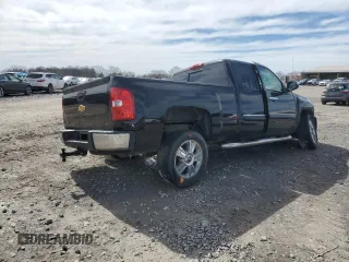 2013 Chevrolet Silverado 1500 LT with VIN 1GCRCSE0XDZ284645, listed as a Copart auction lot 50033945 with 138,053 mi miles and Salvage Title. Bid and sale history available at DreamBid. Image 3.