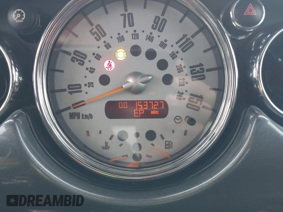 2005 MINI Hardtop with VIN WMWRC33415TJ67372, listed as a IAAI auction lot 42120875 with 153,727 mi miles and . Bid and sale history available at DreamBid. Image 7.