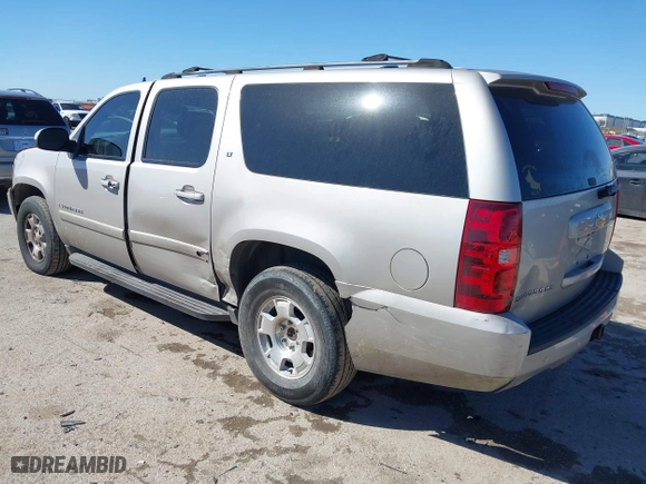 2007 Chevrolet Suburban LTZ with VIN 3GNFC16037G200947, listed as a IAAI auction lot 41699274 with 217,182 mi miles. Bid and sale history available at carsss.com. Image 3.