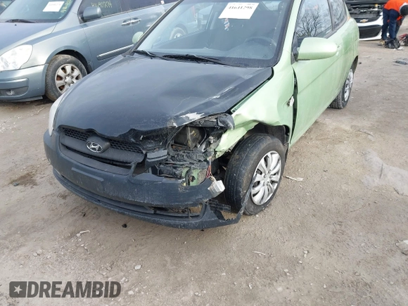 2009 Hyundai Accent Auto SE with VIN KMHCN36C69U112207, listed as a IAAI auction lot 41641298 with 166,804 mi miles. Bid and sale history available at carsss.com. Image 6.