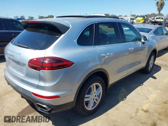2016 Porsche Cayenne z VIN WP1AA2A26GKA13183, wystawiony jako IAAI lot #39110607 z przebiegiem Nie podano mil oraz . Historia ofert i sprzedaży dostępna na DreamBid. Obrazek 4.