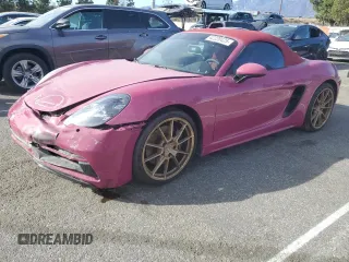 2024 Porsche 718 Boxster GTS 4.0 z VIN WP0CD2A86RK228359, wystawiony jako Copart lot #42220425 z przebiegiem 2865 mil mil oraz Szkody całkowita. Historia ofert i sprzedaży dostępna na DreamBid. Obrazek 1.