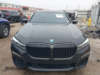 2021 BMW 7 Series 740i z VIN WBA7T2C06MCE57381, wystawiony jako IAAI lot #41620500 z przebiegiem 58 326 mil mil oraz . Historia ofert i sprzedaży dostępna na DreamBid. Obrazek 12.