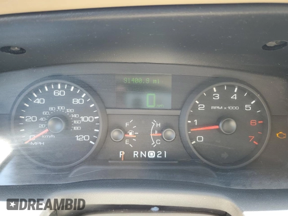 2006 Ford Crown Victoria LX z VIN 2FAFP74V56X126245, wystawiony jako Copart lot #56598055 z przebiegiem 91 400 mil mil oraz Szkody całkowita. Historia ofert i sprzedaży dostępna na DreamBid. Obrazek 9.