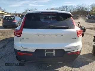 2023 Volvo XC40 Plus Dark Theme с VIN YV4L12UW4P2051131, выставлен на аукционе Copart как лот 53583395 с пробегом 18 005 миль миль и Списание • Salvage title. История ставок и продаж доступна на DreamBid. Изображение 6.