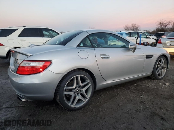 2013 Mercedes-Benz SLK 250 z VIN WDDPK4HA5DF059342, wystawiony jako Copart lot #85258764 z przebiegiem 184 782 mil mil oraz Szkoda całkowita • Salvage title. Historia ofert i sprzedaży dostępna na DreamBid. Obrazek 3.