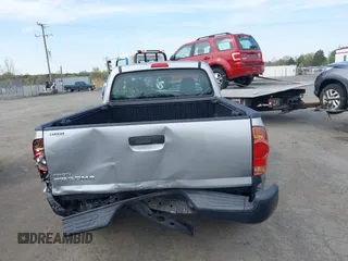 2015 Toyota Tacoma z VIN 5TFUX4EN9FX037511, wystawiony jako IAAI lot #42032253 z przebiegiem 180 516 mil mil oraz . Historia ofert i sprzedaży dostępna na DreamBid. Obrazek 16.