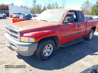 1999 Dodge 1500 z VIN 3B7HC13Y1XM517526, wystawiony jako IAAI lot #41746242 z przebiegiem 116 048 mil mil oraz . Historia ofert i sprzedaży dostępna na DreamBid. Obrazek 2.