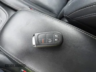 2015 Jeep Cherokee Limited with VIN 1C4PJMDB9FW680565, listed as a IAAI auction lot 42134052 with 192,728 mi miles. Bid and sale history available at carsss.com. Image 11.