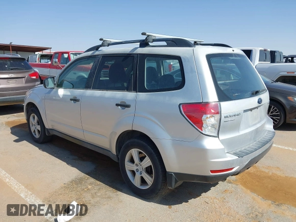 2010 Subaru Forester X с VIN JF2SH6BC8AH797596, выставлен на аукционе IAAI как лот 42454541 с пробегом 87 291 миль миль и . История ставок и продаж доступна на DreamBid. Изображение 3.