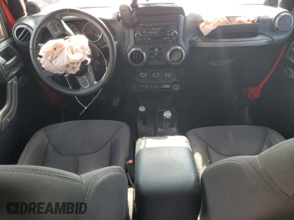 2013 Jeep Wrangler Unlimited Sport z VIN 1C4BJWDG1DL694556, wystawiony jako Copart lot #58730525 z przebiegiem Nie podano mil oraz Szkoda całkowita • Salvage title. Historia ofert i sprzedaży dostępna na DreamBid. Obrazek 8.