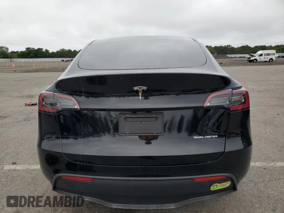 2024 Tesla Model Y Long Range with VIN 7SAYGDEE4RF198027, listed as a Copart auction lot 64008945 with 7,826 mi miles and Salvage title. Bid and sale history available at DreamBid. Image 6.