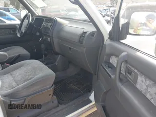2001 Isuzu Trooper S z VIN JACDS58XX17J04528, wystawiony jako IAAI lot #41945828 z przebiegiem 113 152 mil mil oraz . Historia ofert i sprzedaży dostępna na DreamBid. Obrazek 5.