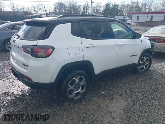 2022 Jeep Compass Trailhawk z VIN 3C4NJDDB7NT226018, wystawiony jako IAAI lot #40929794 z przebiegiem 25 702 mil mil oraz . Historia ofert i sprzedaży dostępna na DreamBid. Obrazek 4.