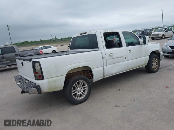 2005 Chevrolet Silverado 1500 LS z VIN 2GCEC13TX51264590, wystawiony jako IAAI lot #42333287 z przebiegiem 179 230 mil mil oraz . Historia ofert i sprzedaży dostępna na DreamBid. Obrazek 4.